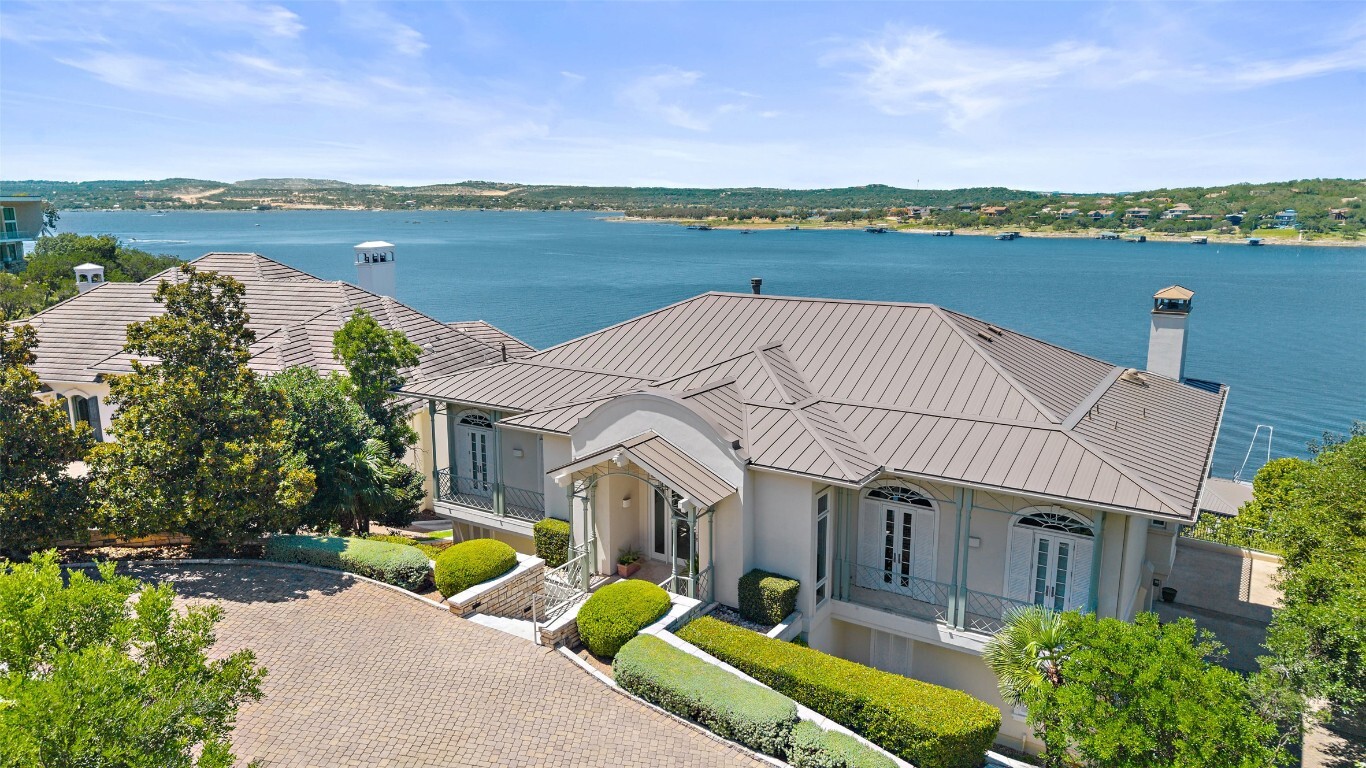 Property Photo: 715 Cutlass TX 78734