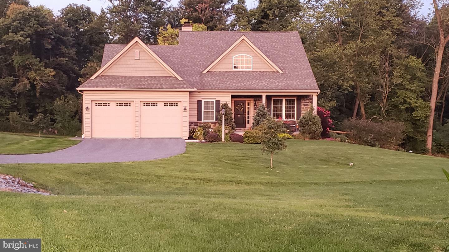 105 Monument Drive  Elizabethtown PA 17022 photo