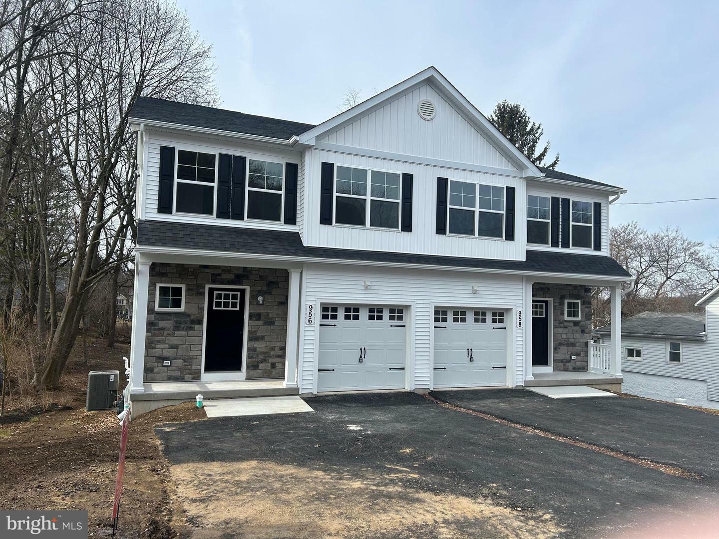 Property Photo: 958 Mount Pleasant Avenue PA 19087