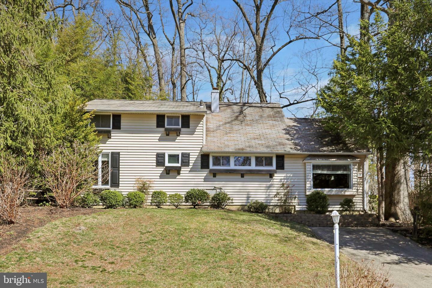 Property Photo: 13 Devonwood Road PA 19087