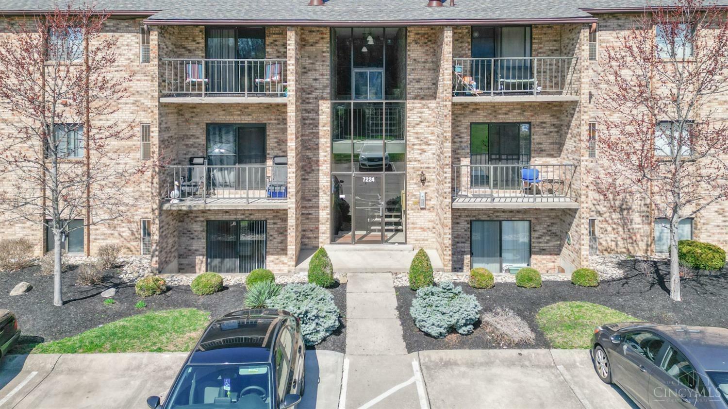 7224 Creekview Drive  Colerain Twp OH 45247 photo