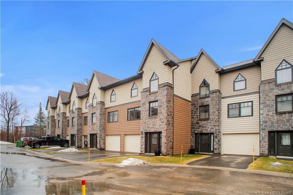 44 Brownstone Lane  Fredericton NB E3A 9G3 photo