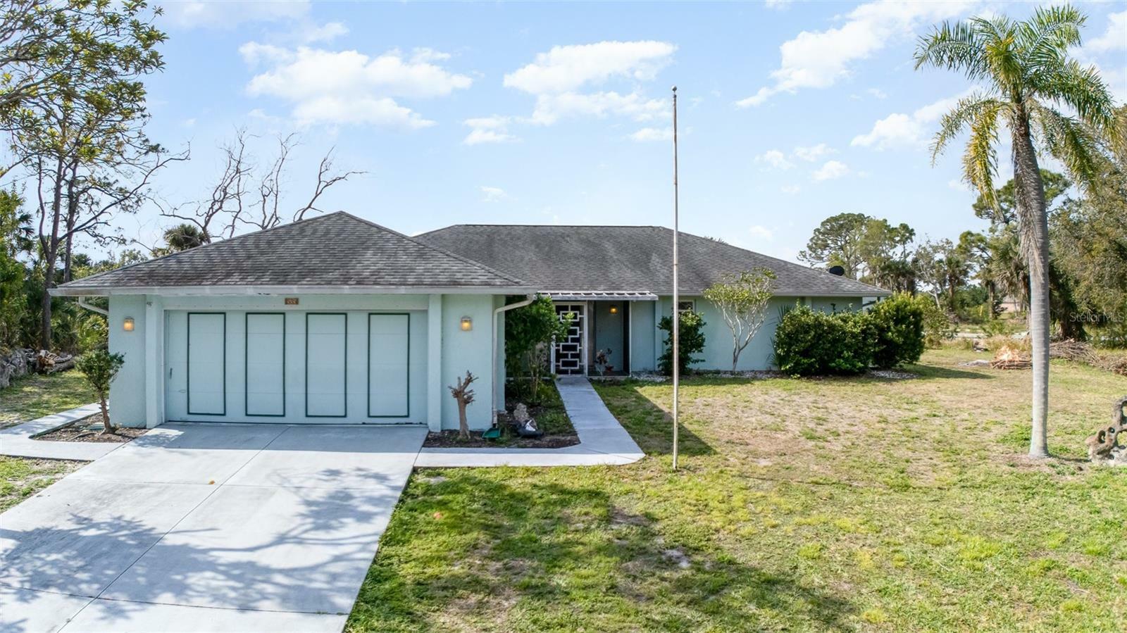 Property Photo: 535 Ramblewood Street FL 33953