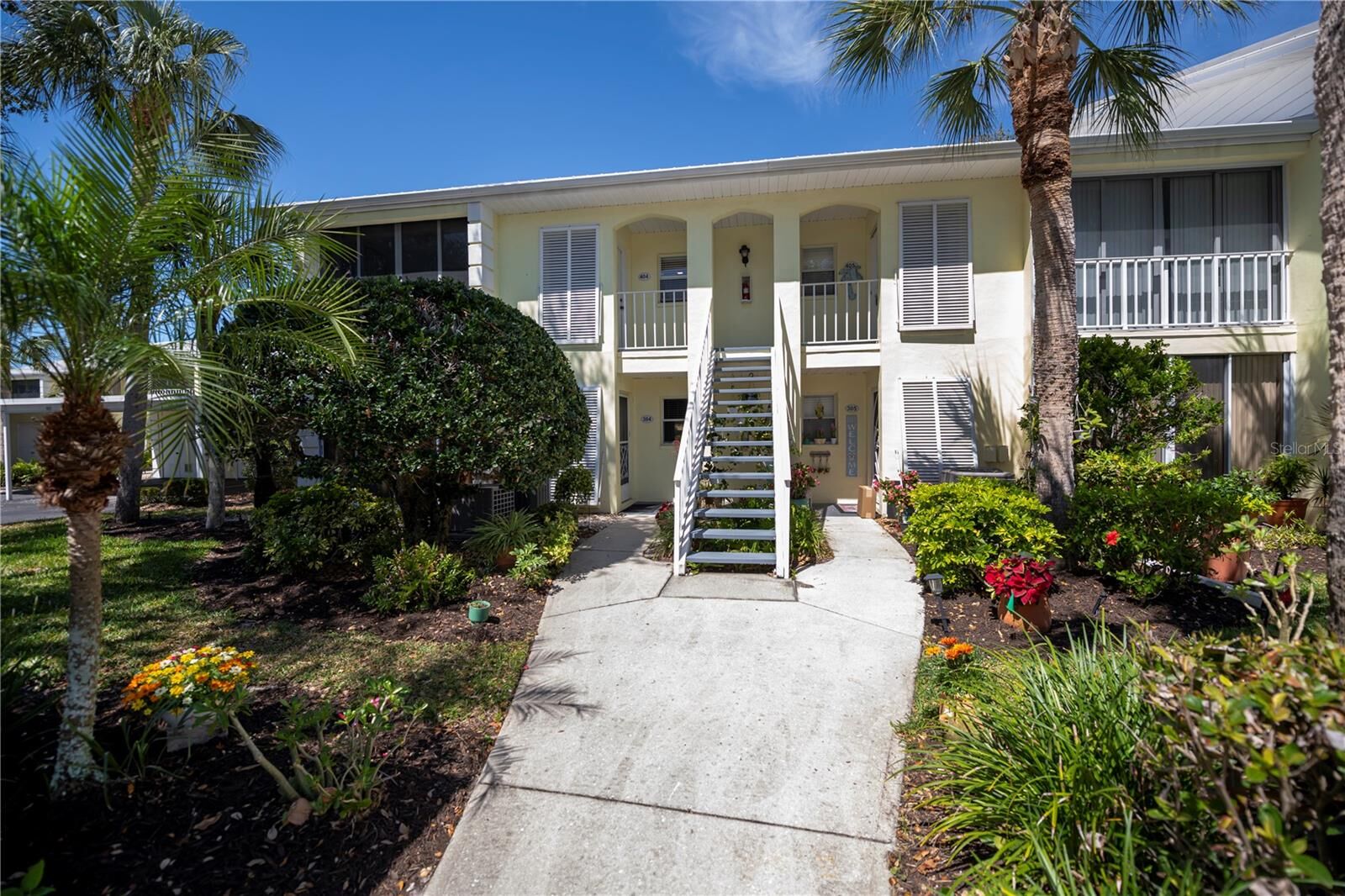 Property Photo:  441 Cerromar Lane 404  FL 34293 