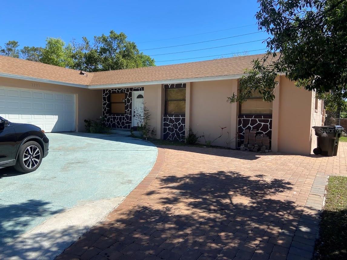 Property Photo: 3733 Kitty Hawk Avenue FL 32808