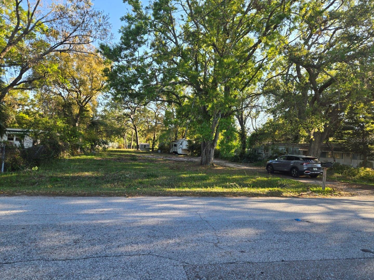 Property Photo: 2111 11th Avenue SE FL 33570