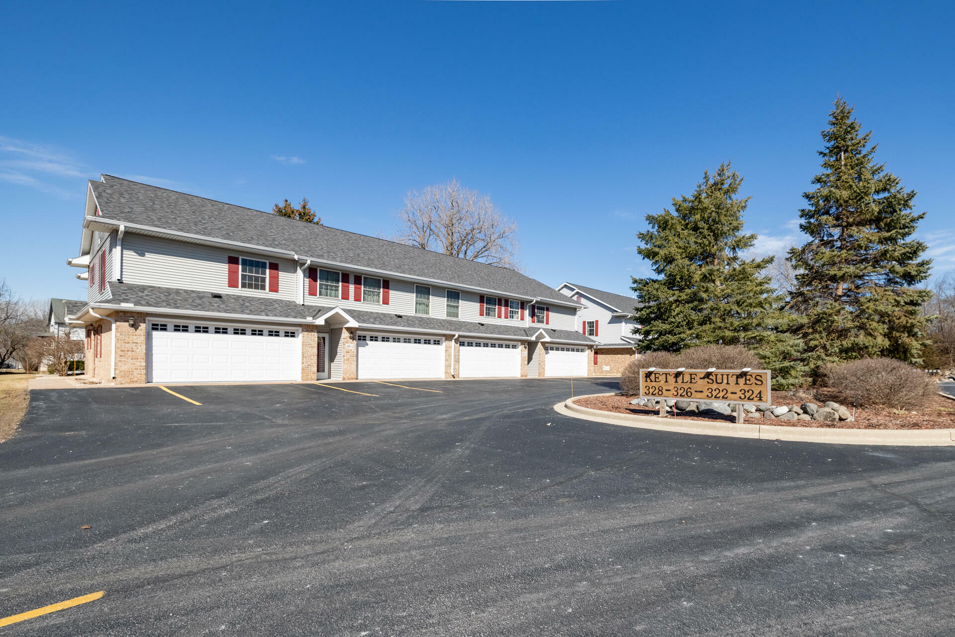 Property Photo: 328 Kettle Moraine Dr 4 WI 53086