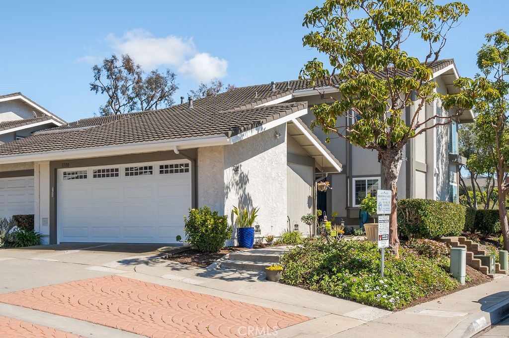 Property Photo:  3300 Calle La Veta  CA 92672 