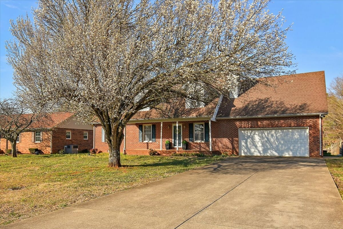 Property Photo: 3950 Country Park Ln TN 37128