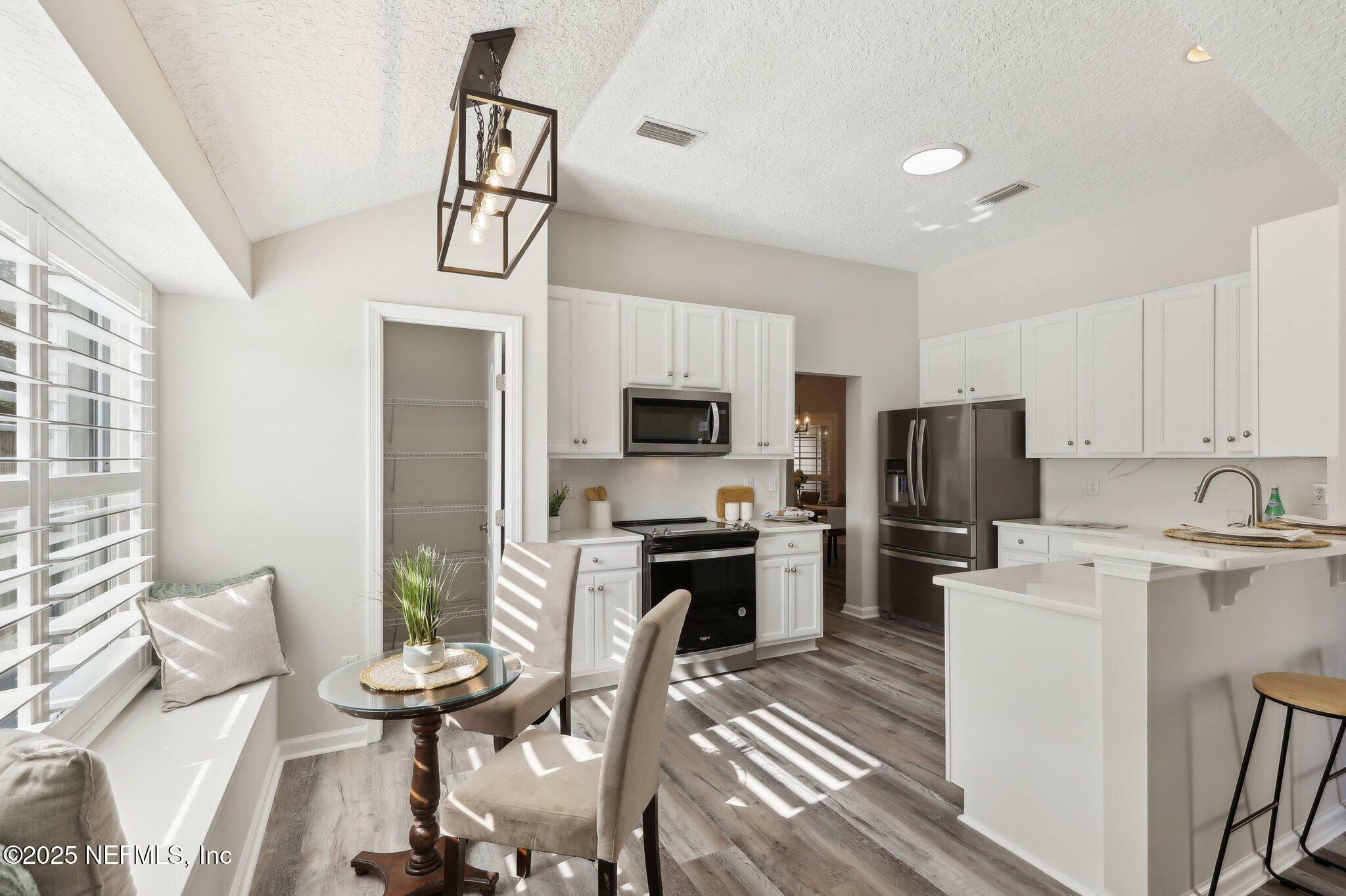 Property Photo:  909 Thoroughbred Drive  FL 32065 