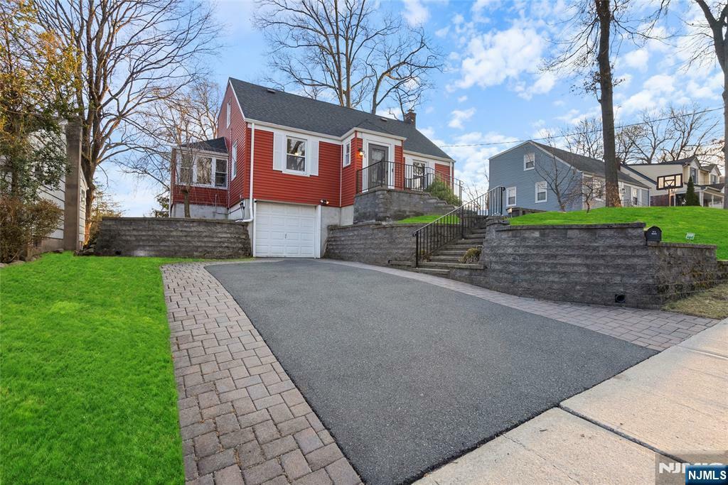 96 Lincoln Place  Waldwick NJ 07463 photo