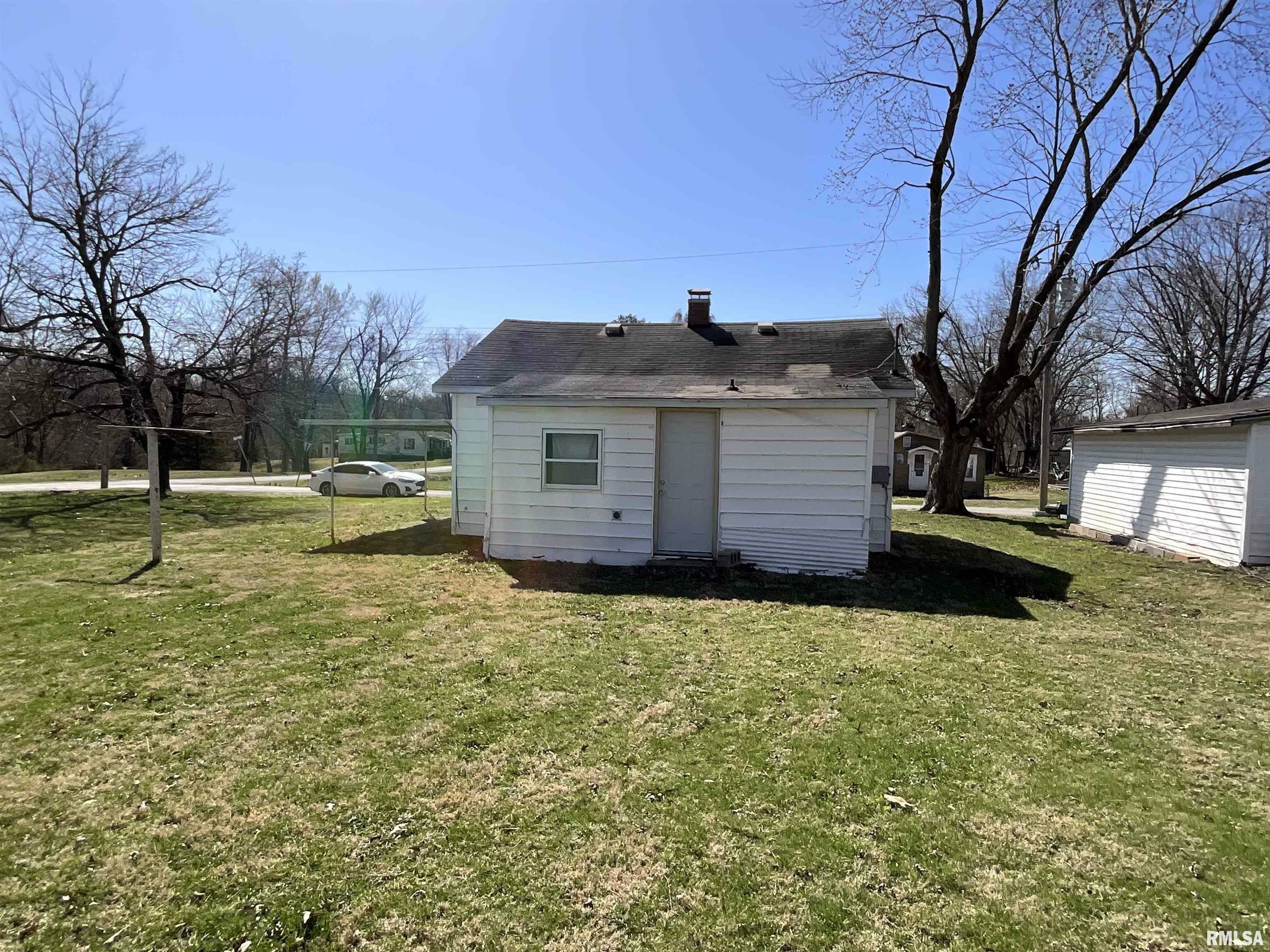 Property Photo: 1130 E Church Street IL 62881