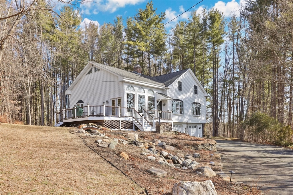 Property Photo: 19 Simmons Brook Dr MA 01085
