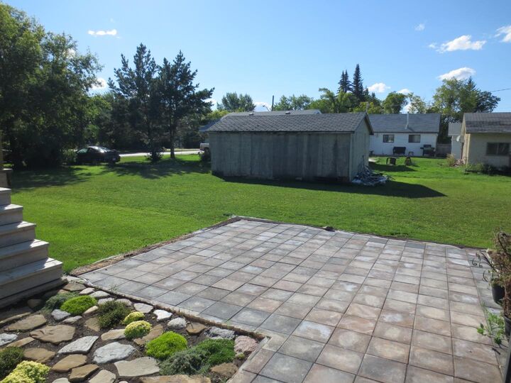 Property Photo: 214 2nd Avenue W SK S0M 1M0