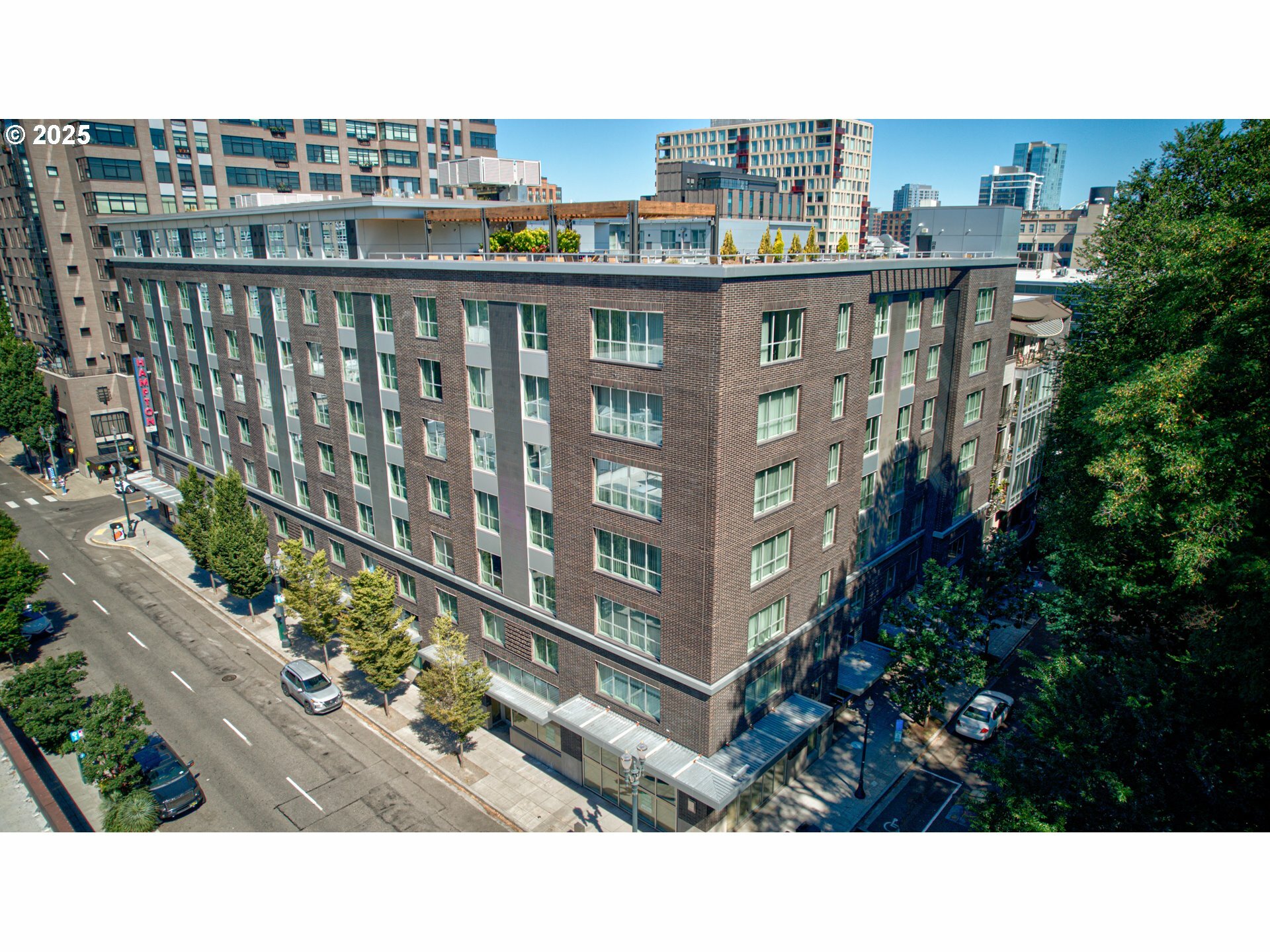 Property Photo: 327 NW Park Ave 4A OR 97209