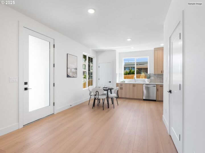 Property Photo: 1664 SE Umatilla 5 OR 97202