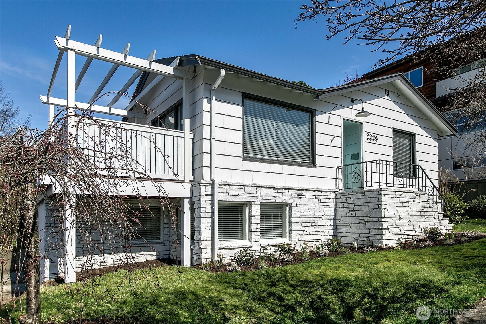 Property Photo: 3006 W Raye Street WA 98199