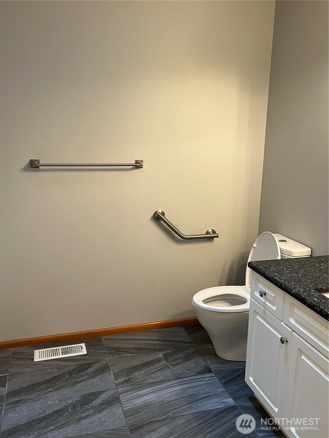 Property Photo: 200 W 2nd Street C WA 98276
