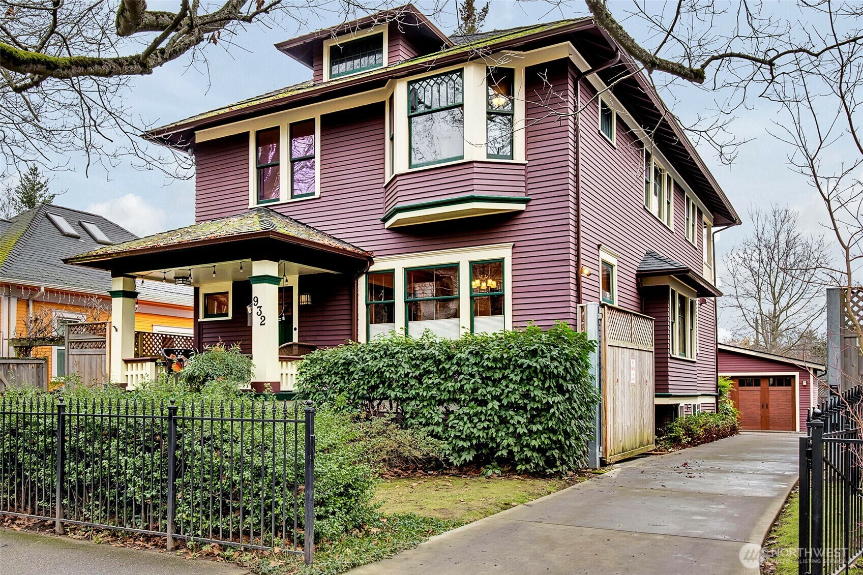 Property Photo: 932 25th Avenue WA 98122