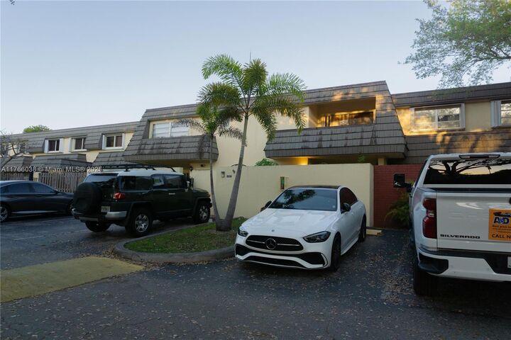 Property Photo: 8787 SW 137th Ave 8787 FL 33183