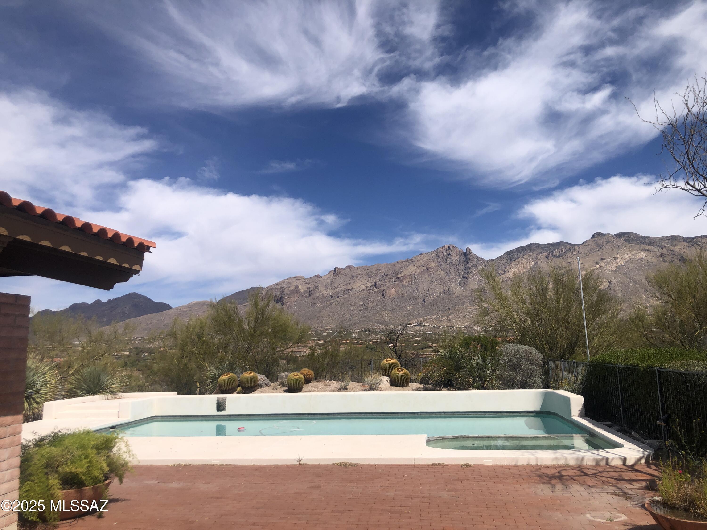 Property Photo:  5460 N Paseo Pescado  AZ 85718 
