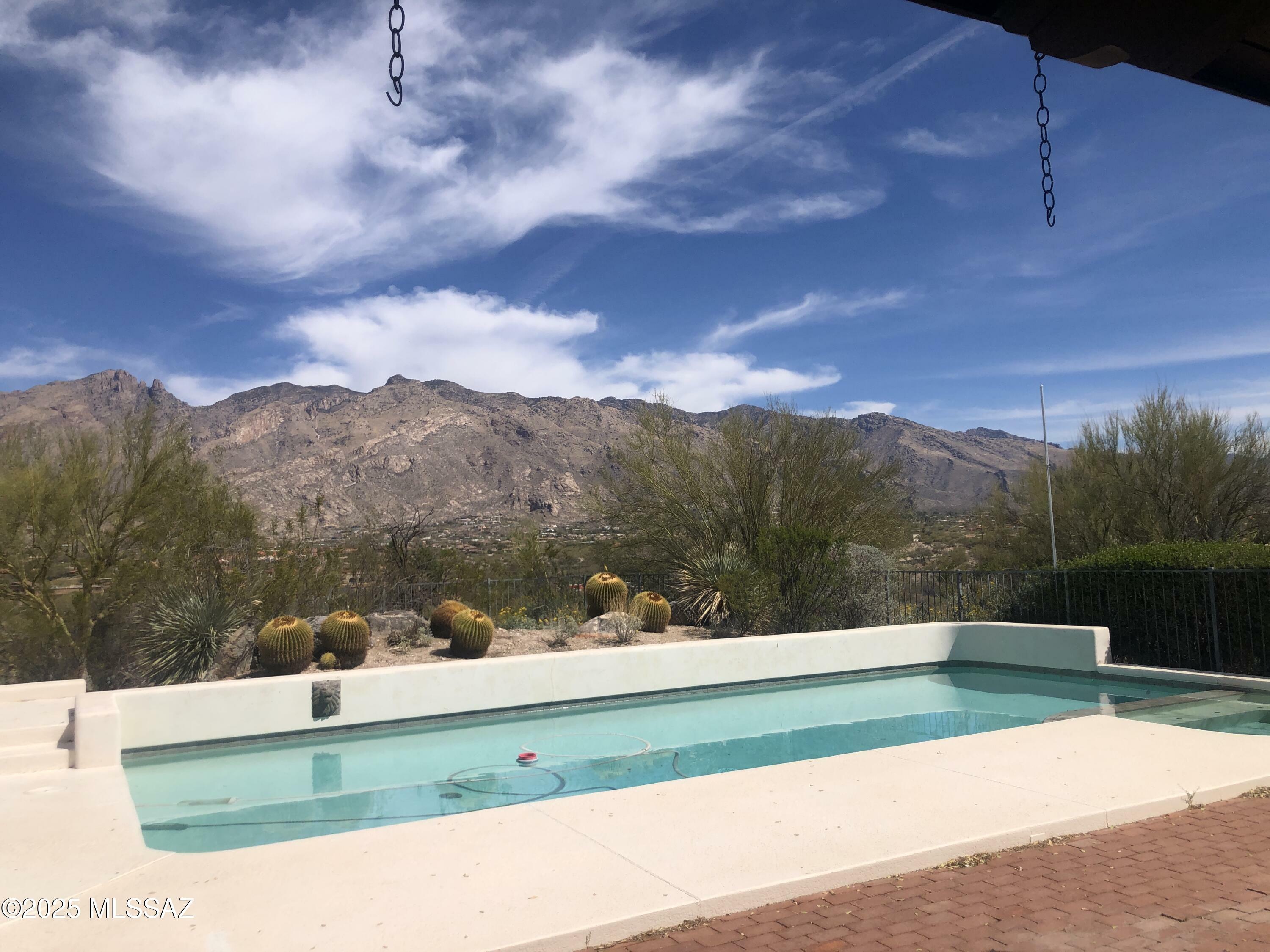 Property Photo: 5460 N Paseo Pescado AZ 85718