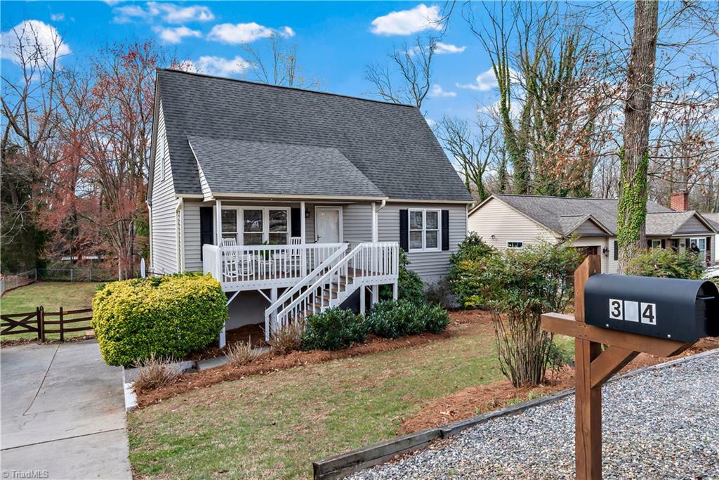 Property Photo: 304 Tipperary Lane NC 27104