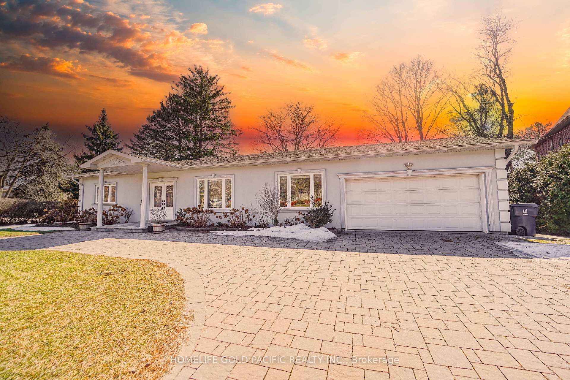 Property Photo: 3 Artinger Court ON M3B 1J9