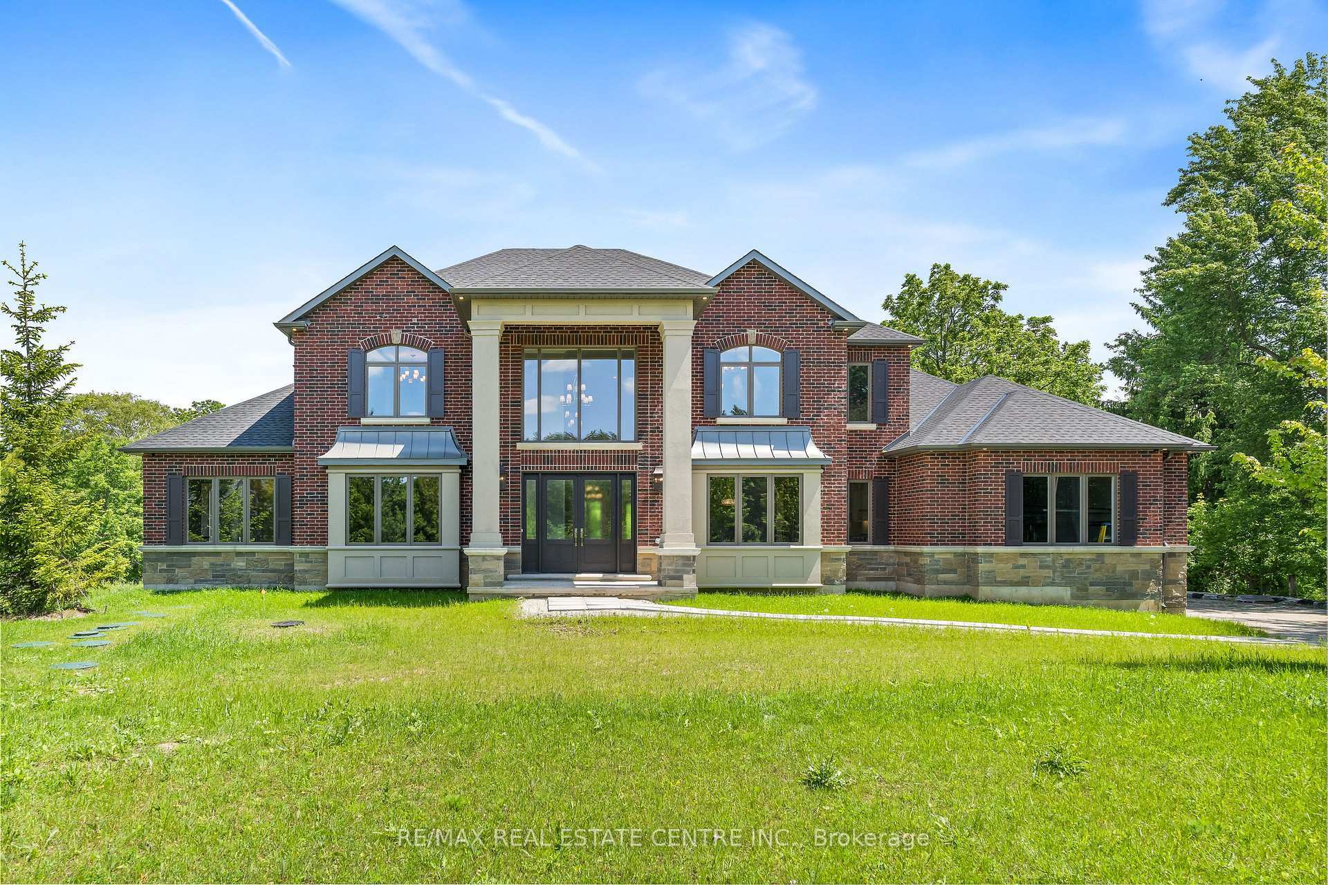 Property Photo: 101 Perryman Court ON N0B 1H0