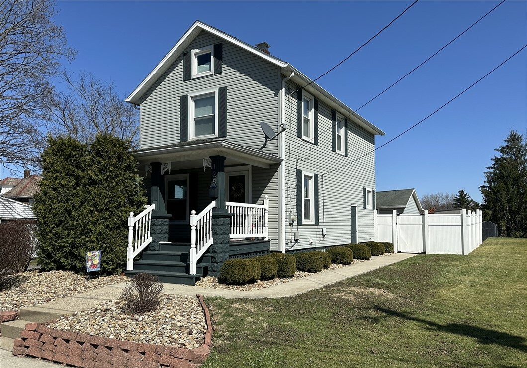 Property Photo: 125 S 11th St PA 16150