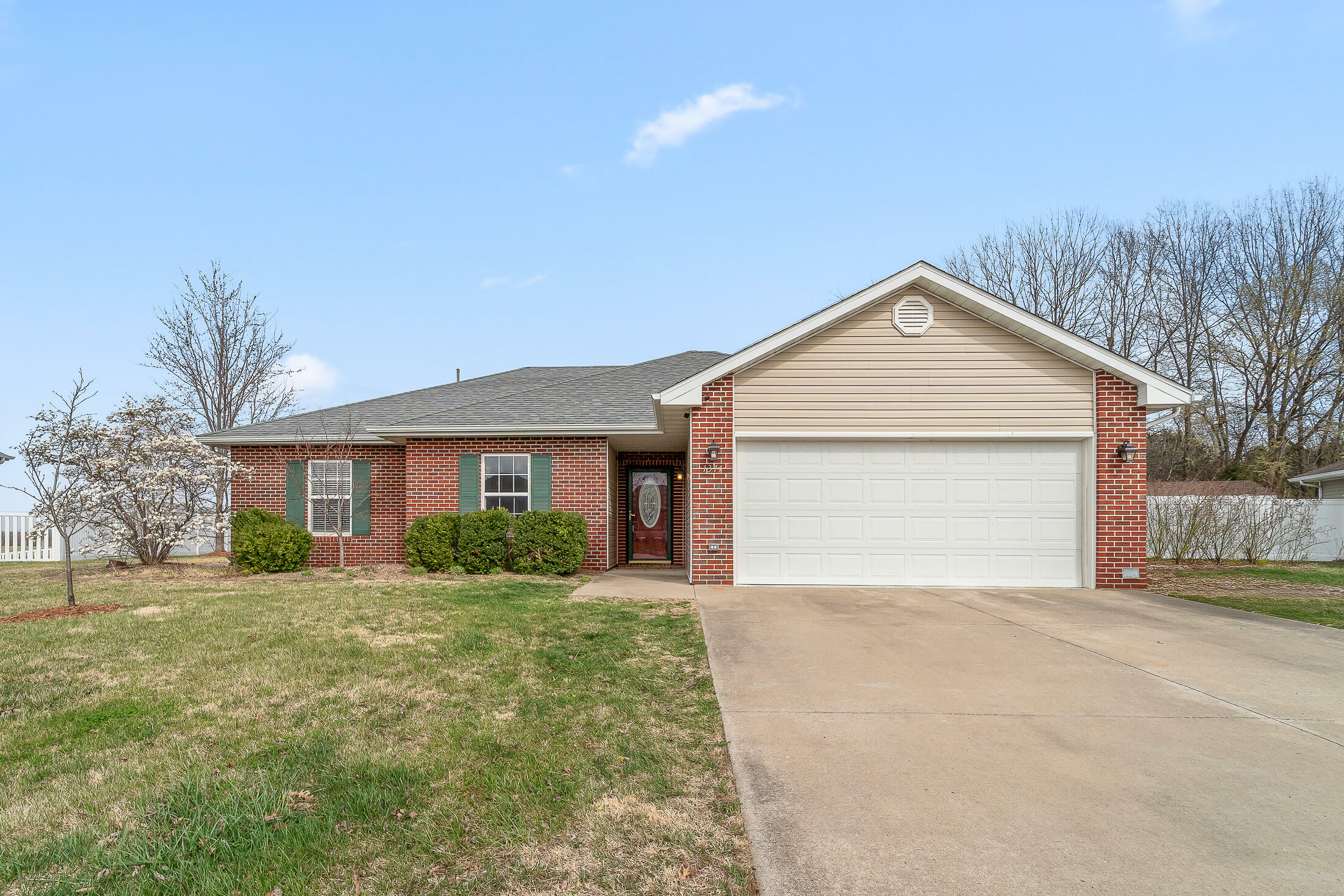 Property Photo: 1374 Erik Pl MO 65251