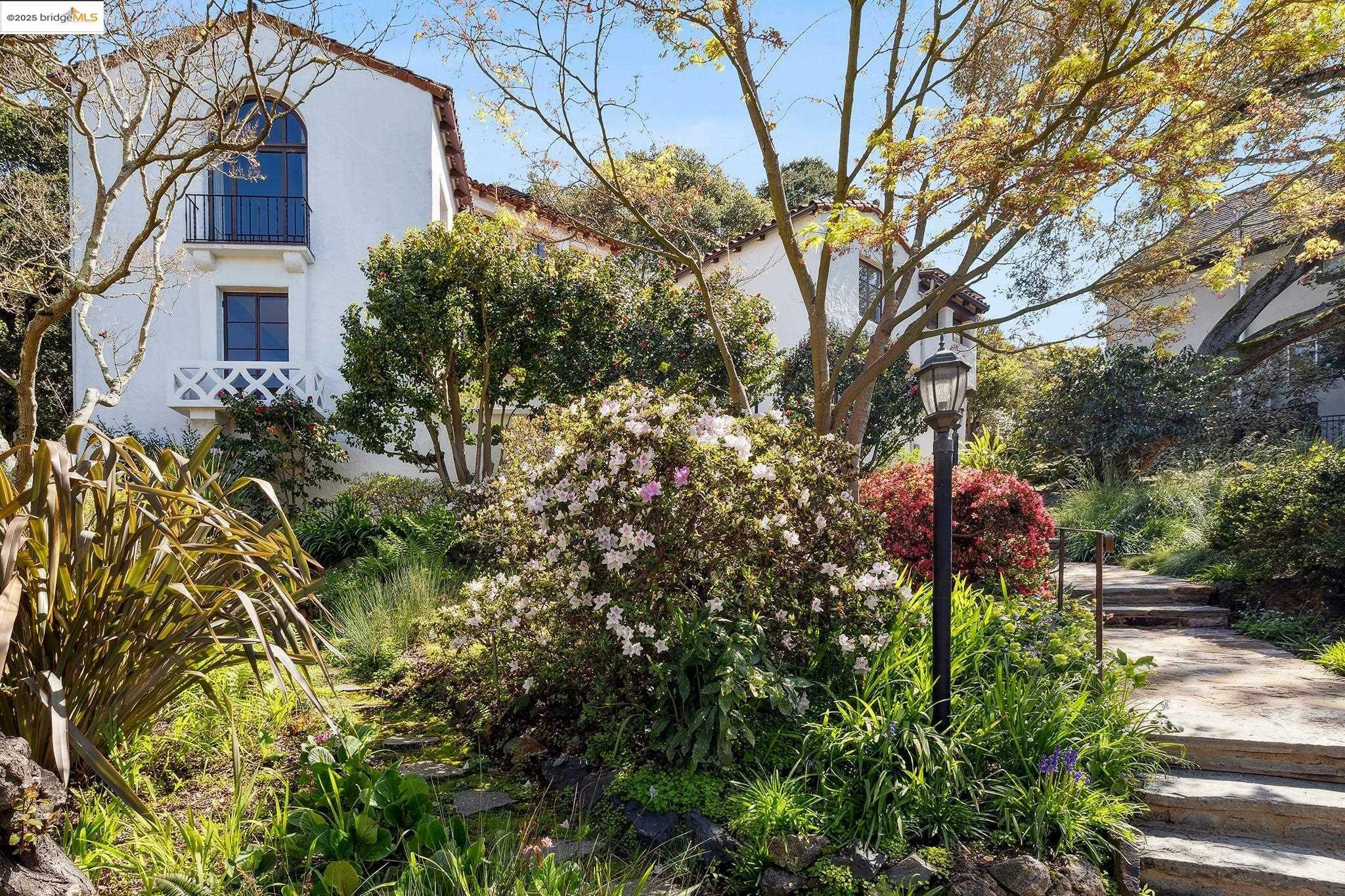 Property Photo: 843 Arlington Ave CA 94707