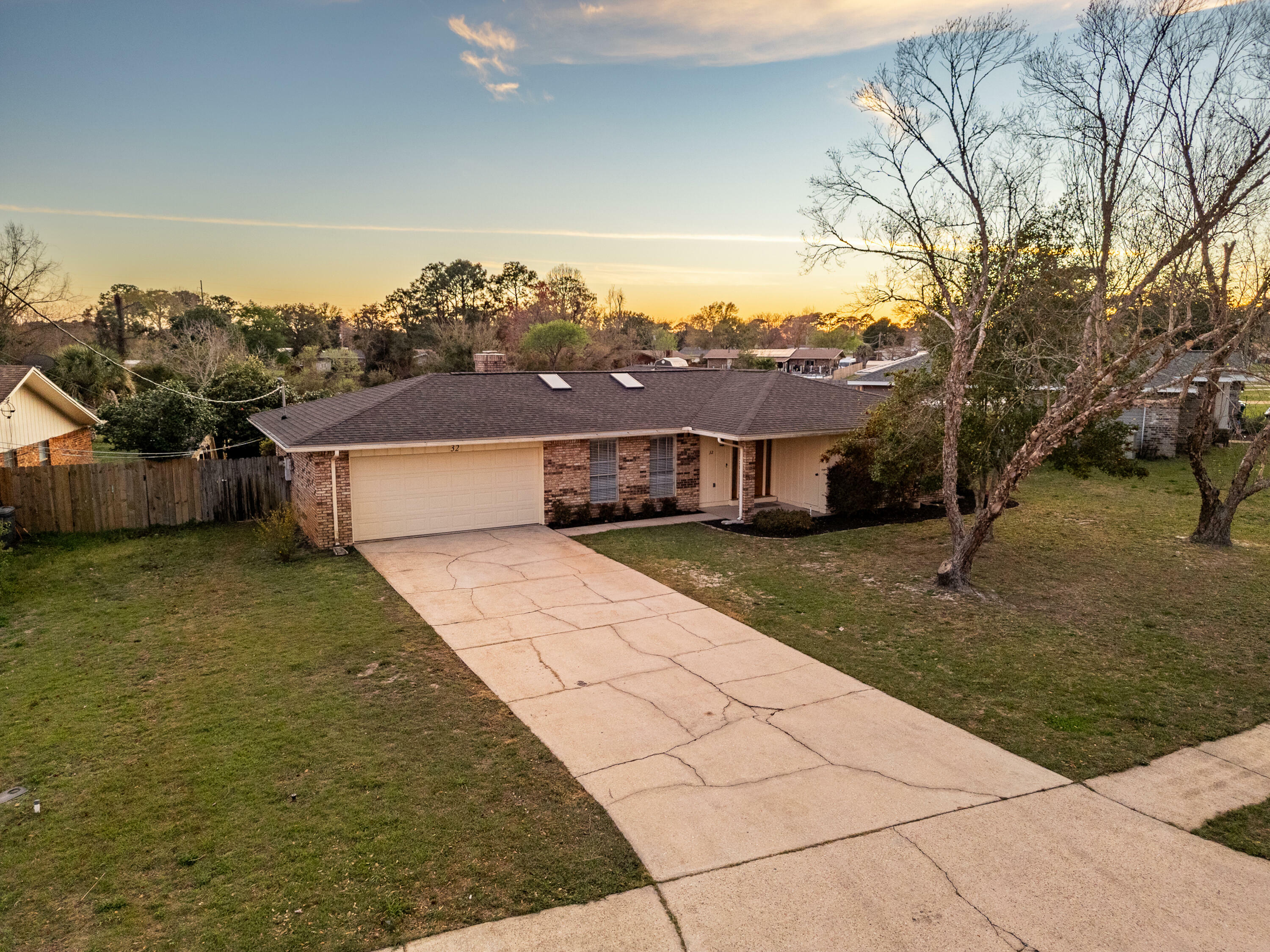 Property Photo: 32 Lakeview Drive FL 32569