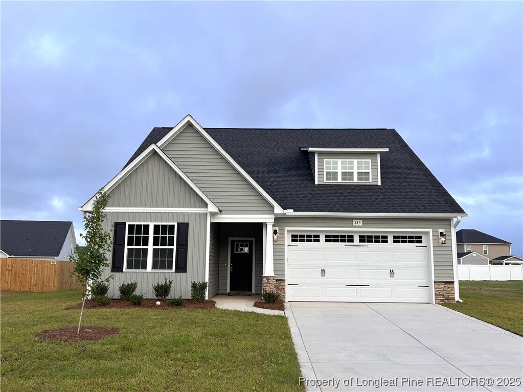 Property Photo: 223 Sacksonia Street NC 28376