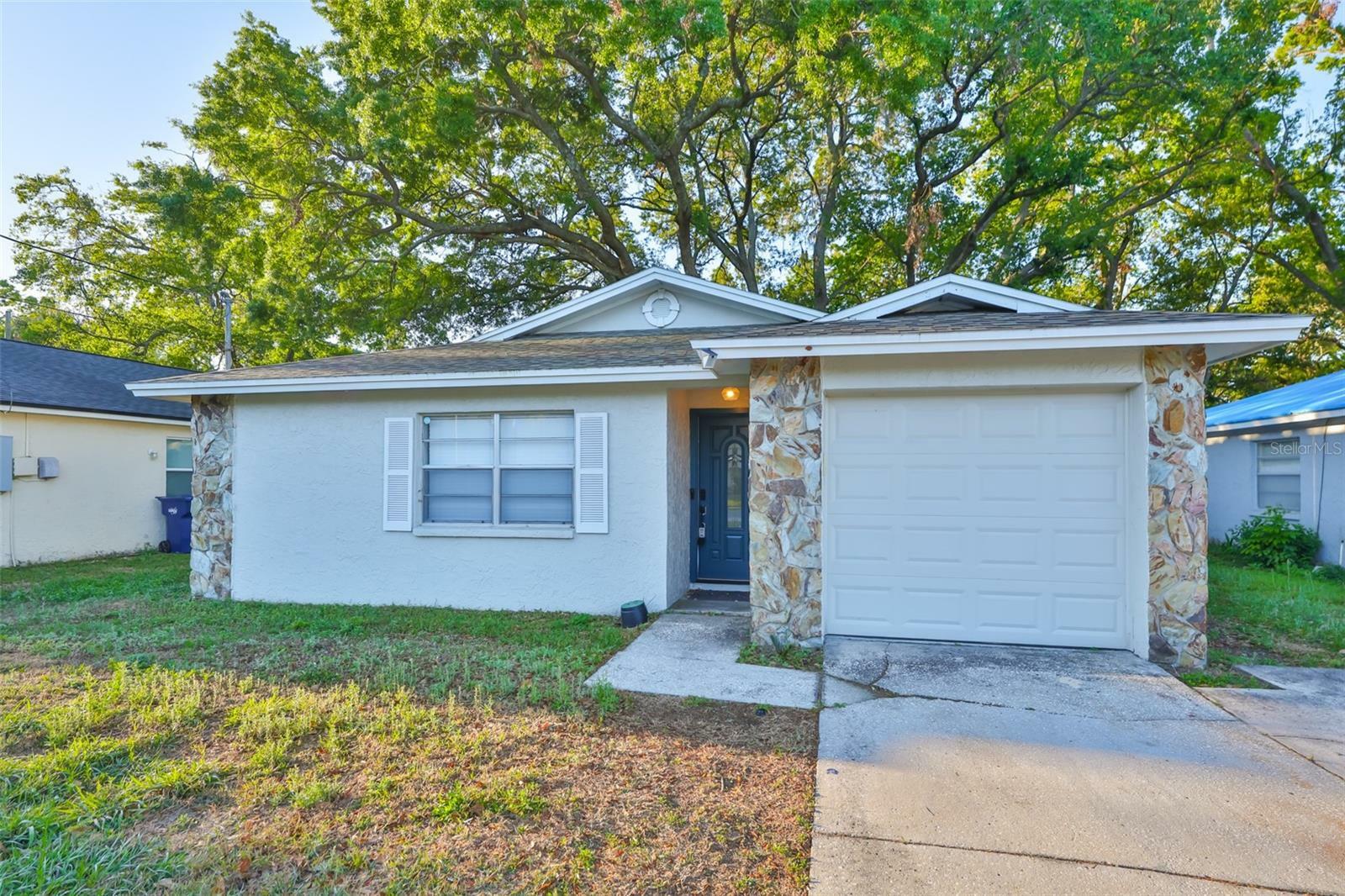Property Photo: 4703 Serena Drive FL 33617