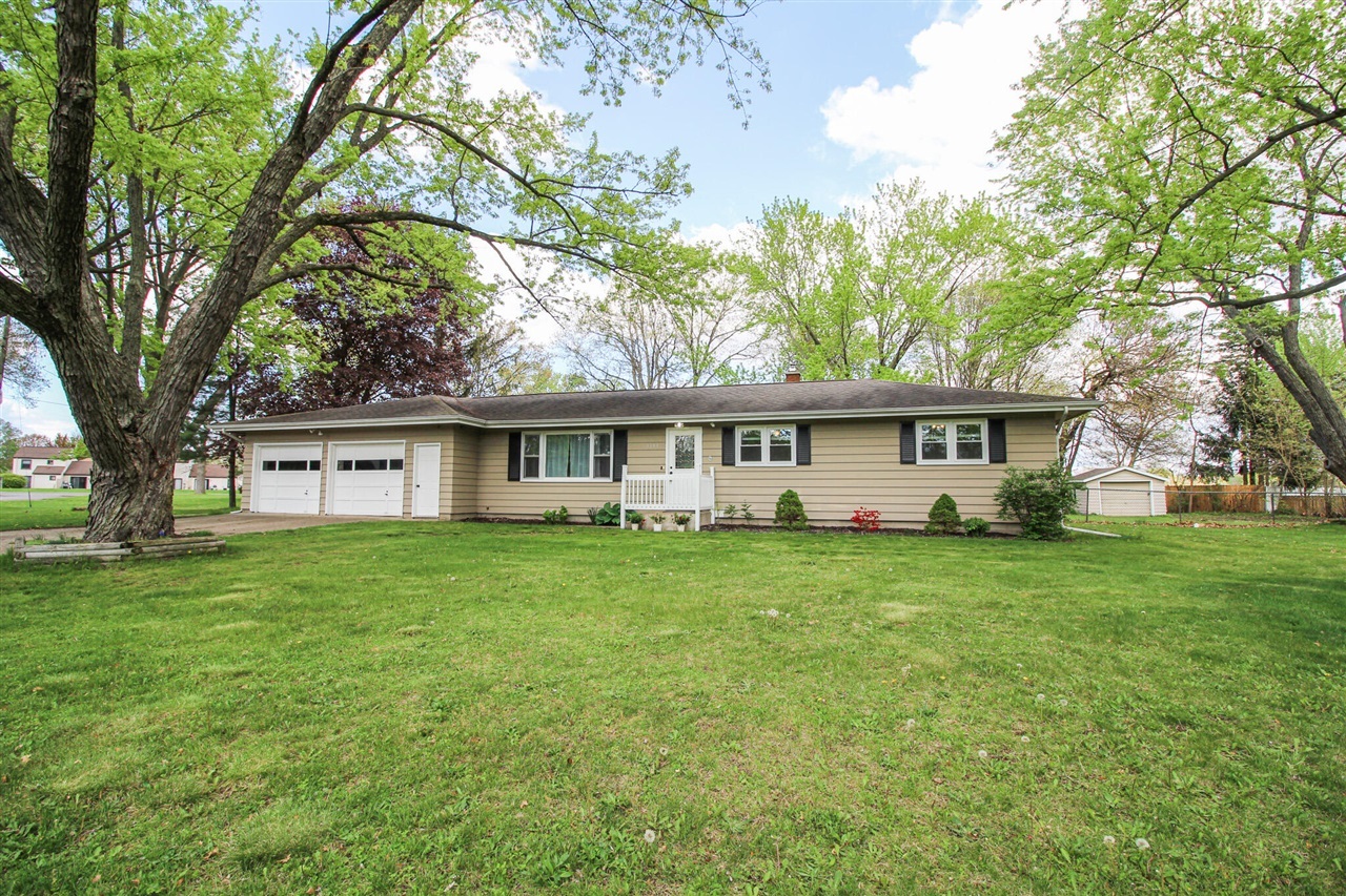 Property Photo: 1133 Blossom Drive MI 49093