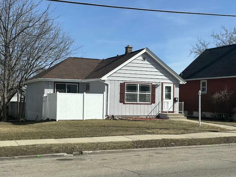 Property Photo: 1329 Lathrop Ave WI 53405