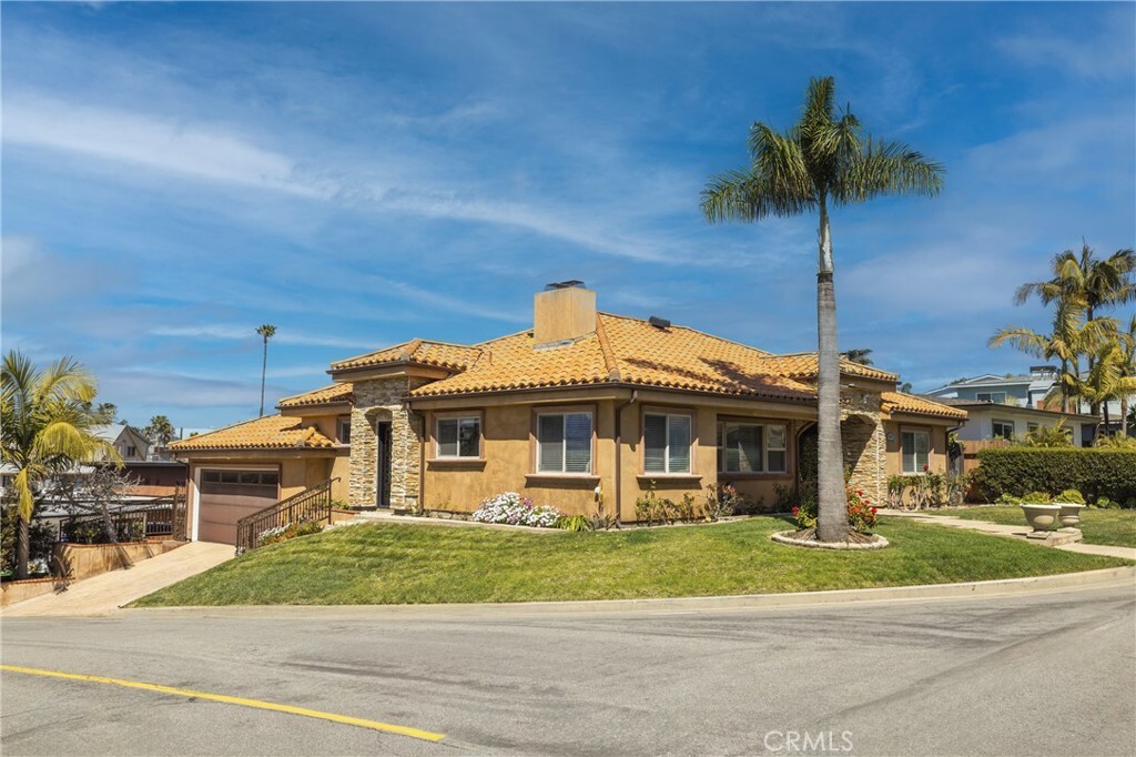 Property Photo: 401 Holmwood Drive CA 92663
