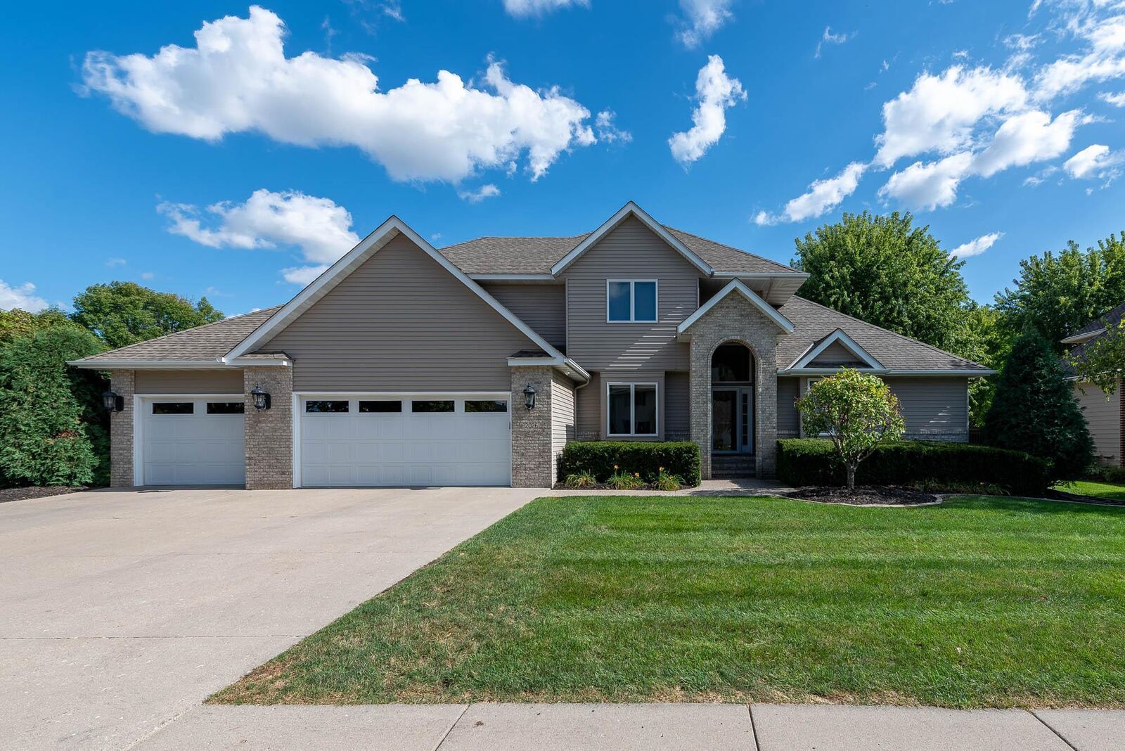 Property Photo: 2026 Howard Drive MN 56003
