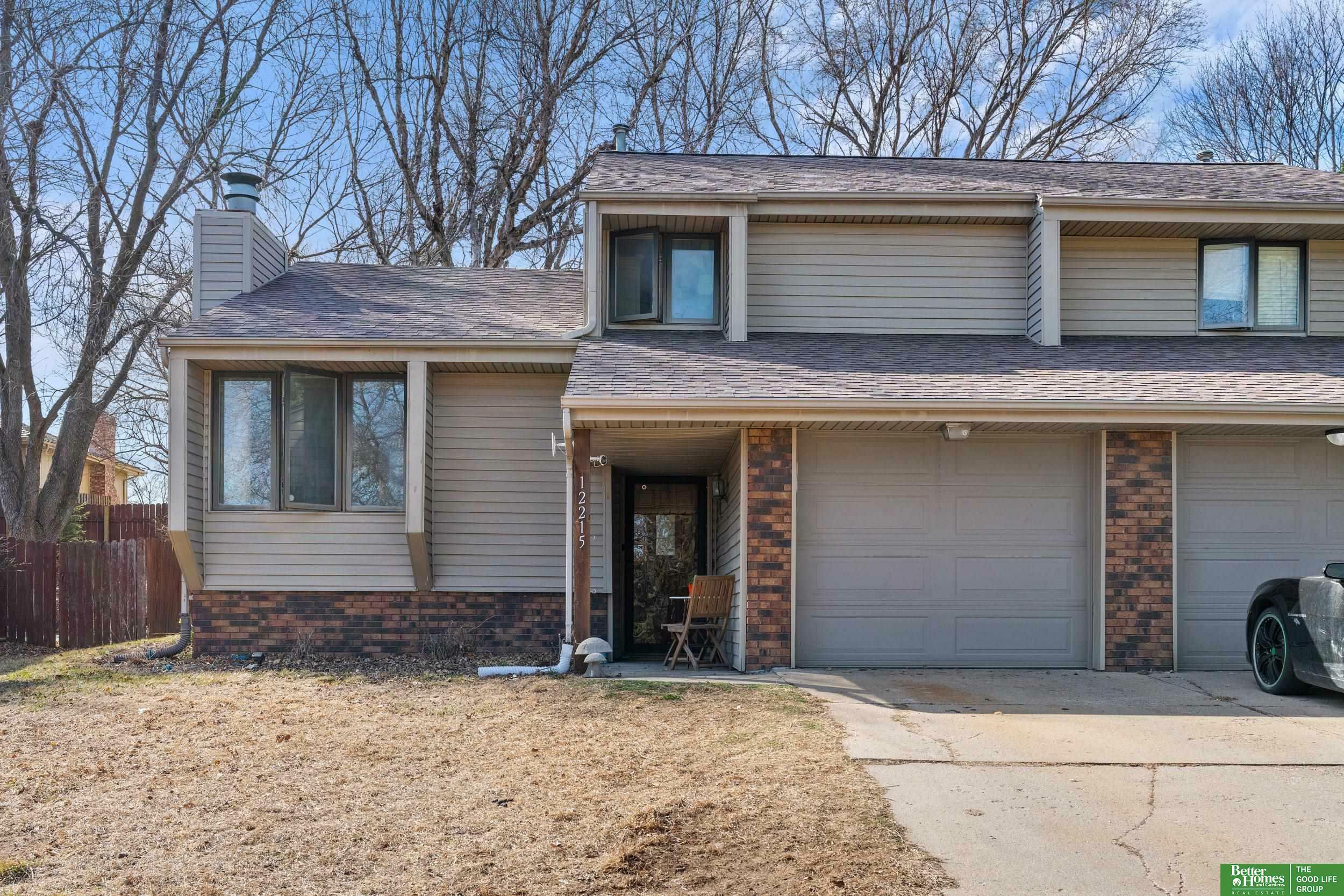 Property Photo: 12215 Franklin Circle NE 68154