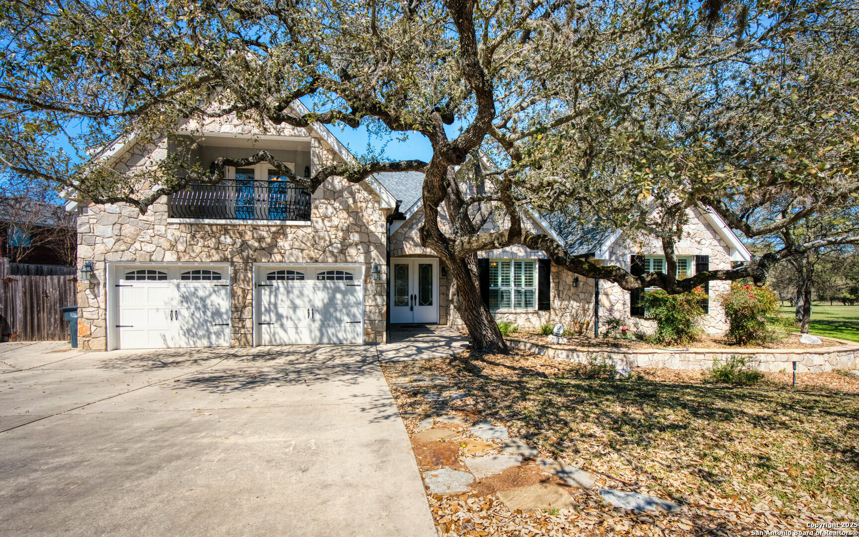 Property Photo: 521 Oak Tree TX 78130
