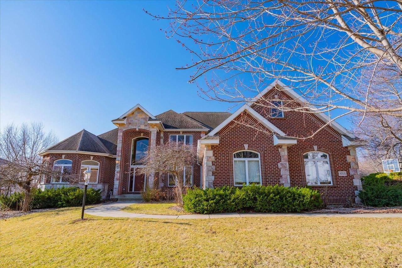 Property Photo: 8705 Fairway Oaks Drive WI 53593