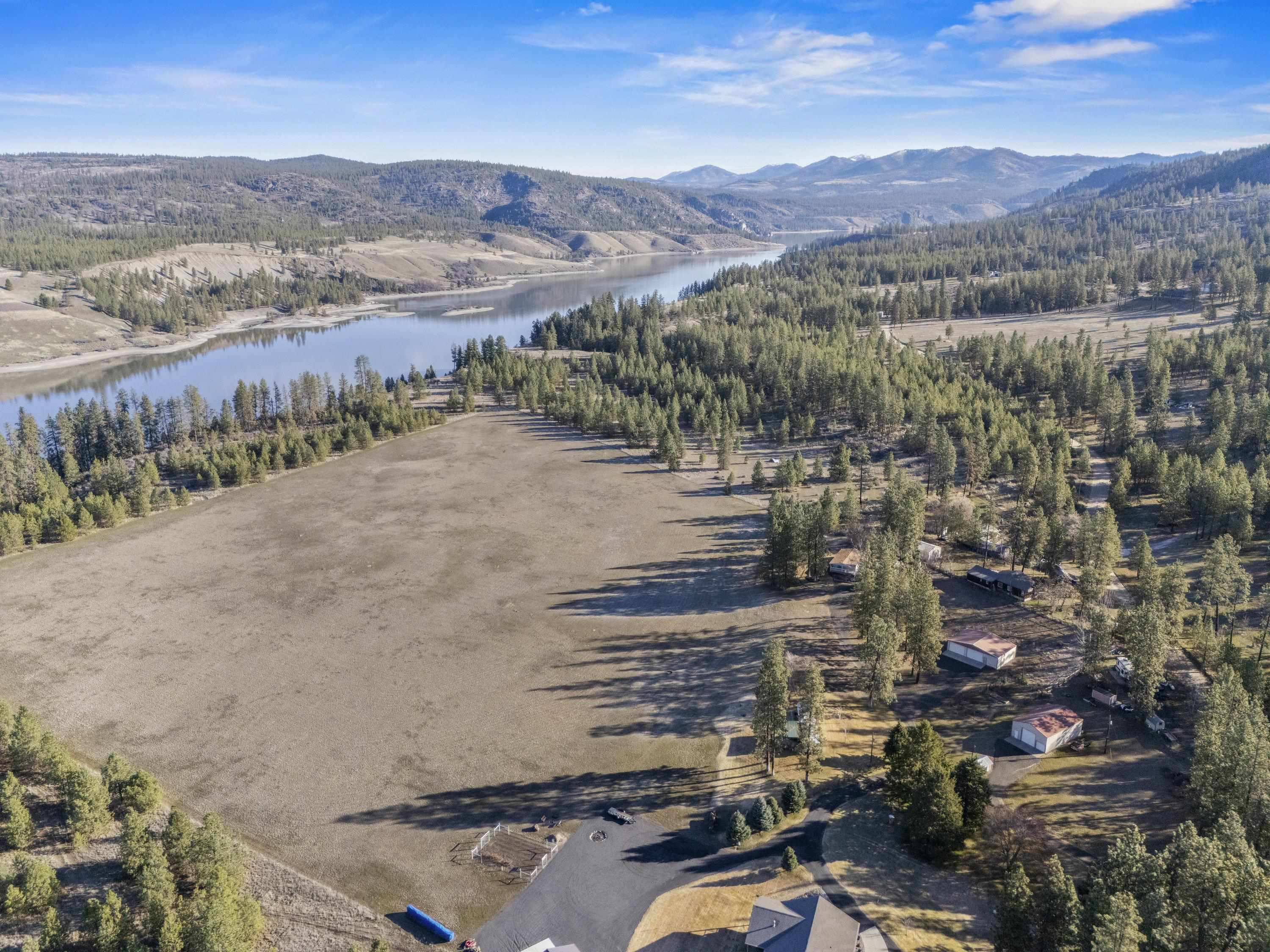 Property Photo: 44307 Miles Rd N WA 99122