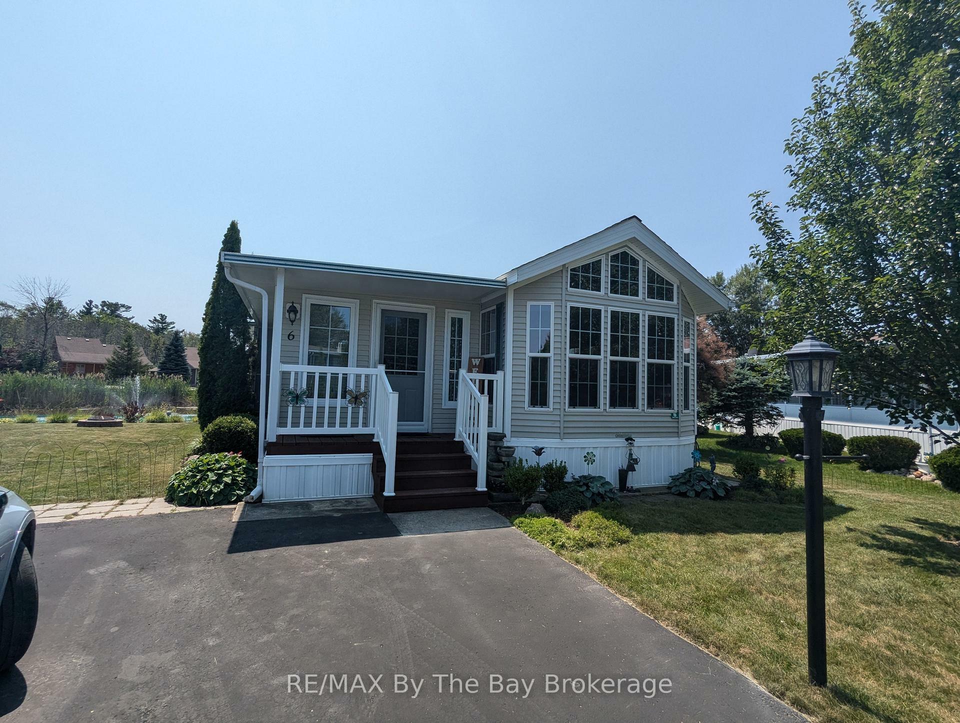 6 Huron Circle  Wasaga Beach ON L9Z 1X7 photo