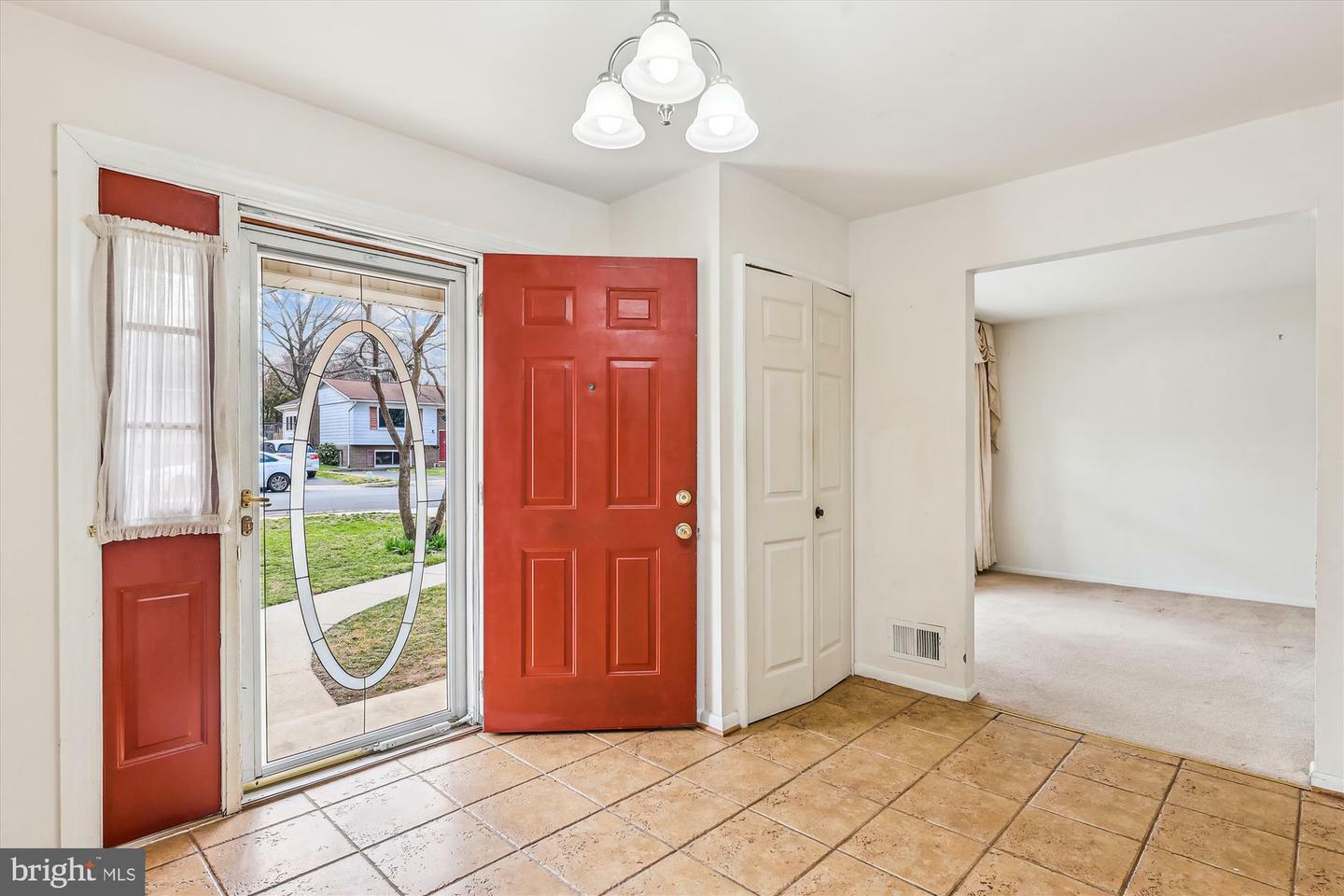 Property Photo: 6006 Dewey Drive VA 22310