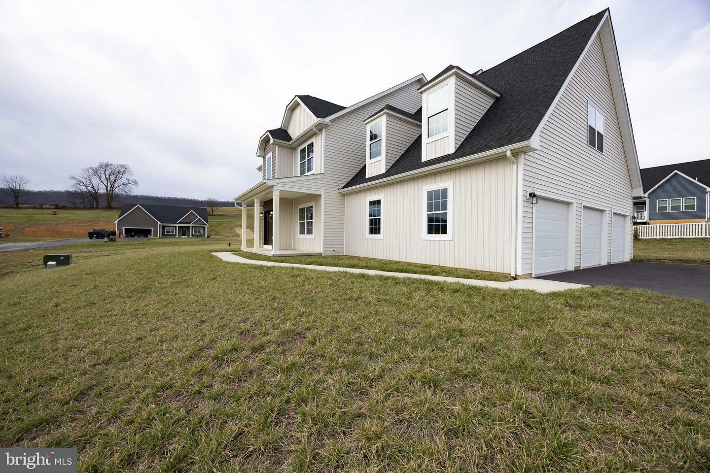 Property Photo: 42 Dungiven Lane WV 25403