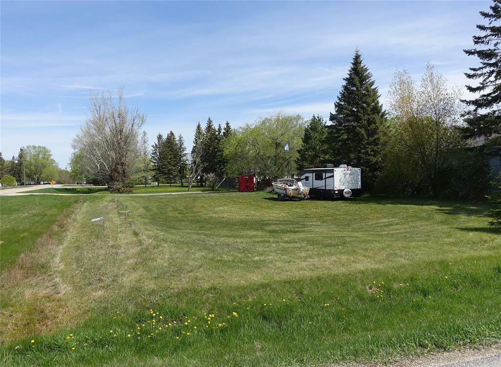 Property Photo: 301 Boyd Avenue MB R0C 2L0