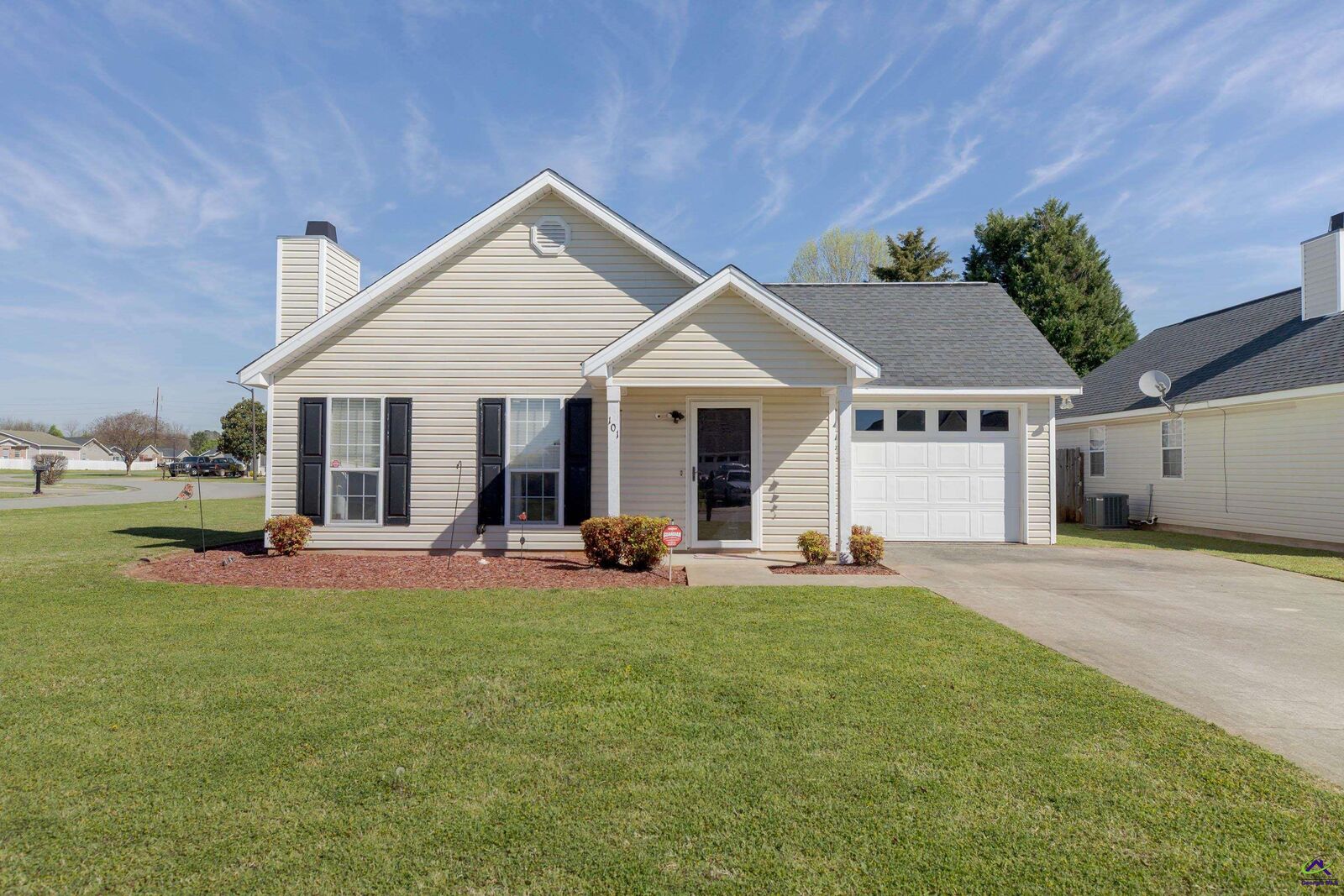 Property Photo:  101 Albert Court  GA 31093 