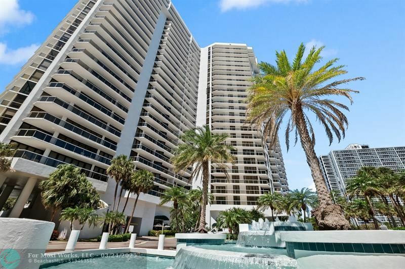 20281 E Country Club Dr 704  Miami FL 33180 photo
