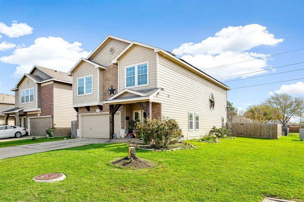 Property Photo: 7852 Galleon Field Lane TX 77433